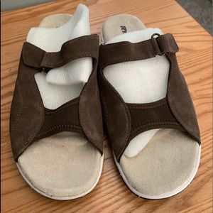 Woman’s Ryka Sandals NWOT. Slip on